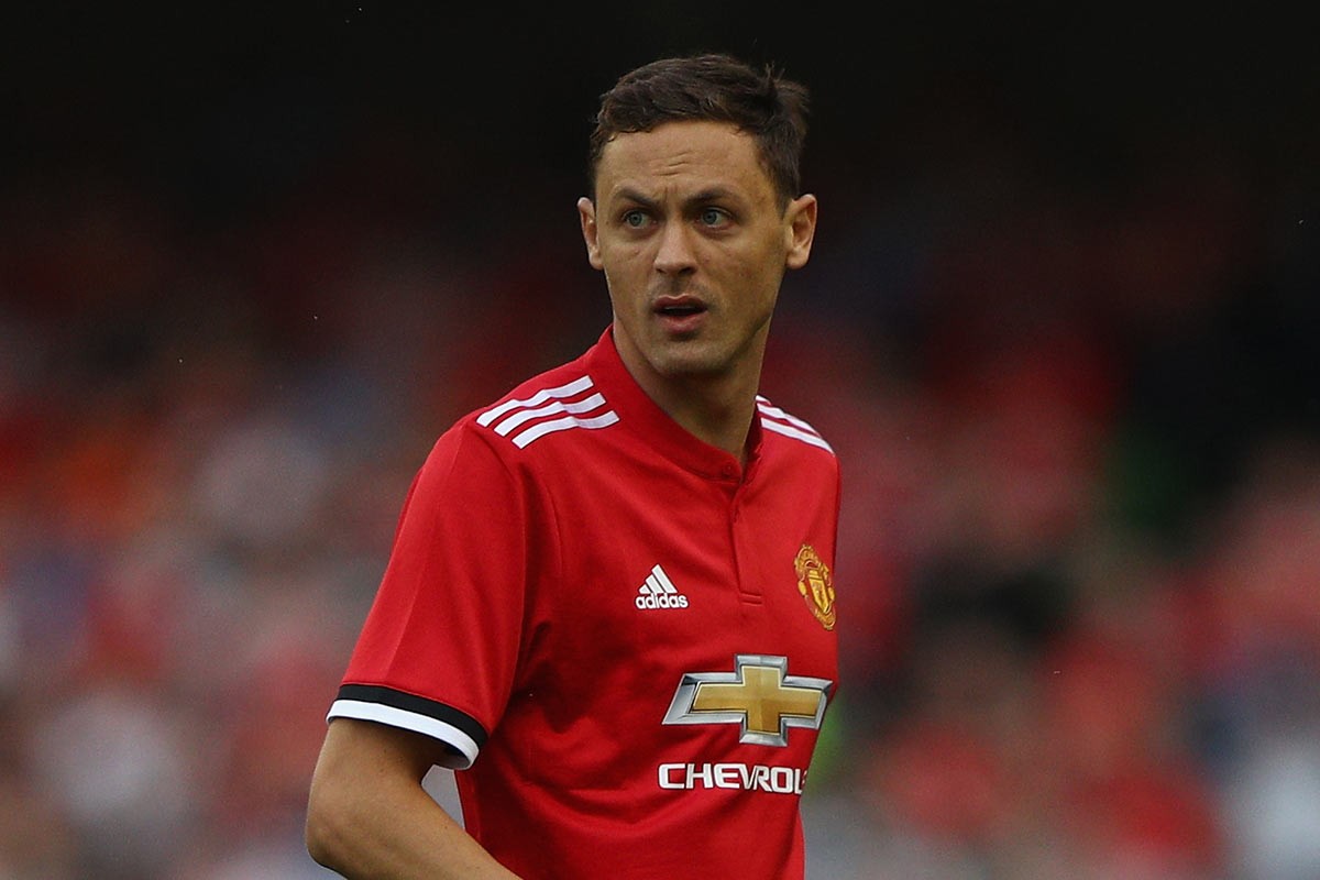 而他目前在 而他目前在